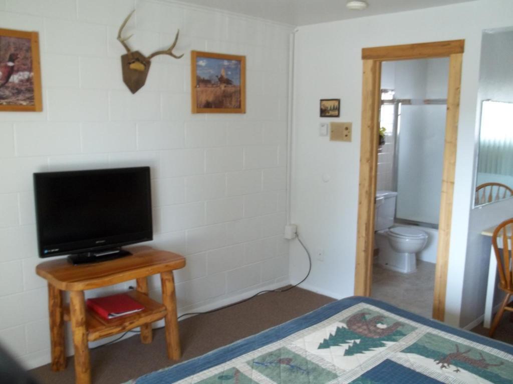 Budget Host Elk Antler Inn Thermopolis Room photo