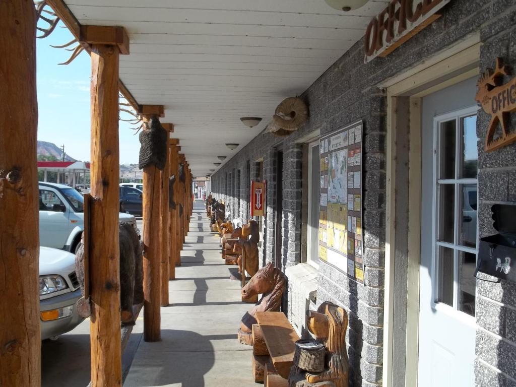 Budget Host Elk Antler Inn Thermopolis Exterior photo